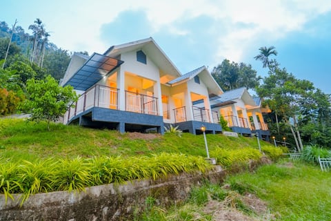 Cottage with private balcony