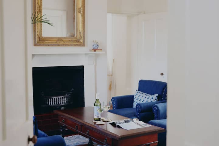 Customs House 2br Policeman's Apartment - Port Macdonnell
