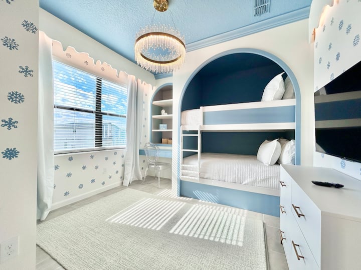 Esta habitación con toques de nieve aporta paz y comodidad a tu estancia.