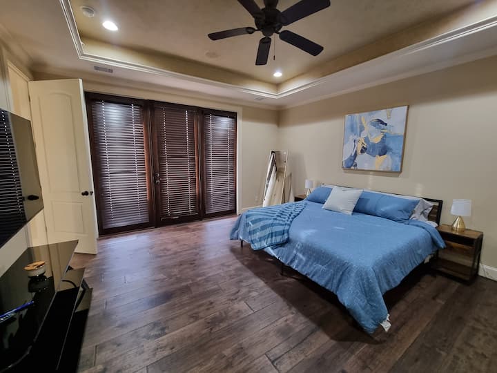 Charming 4br House W/amenities Near Memorial Park - Bellaire, TX