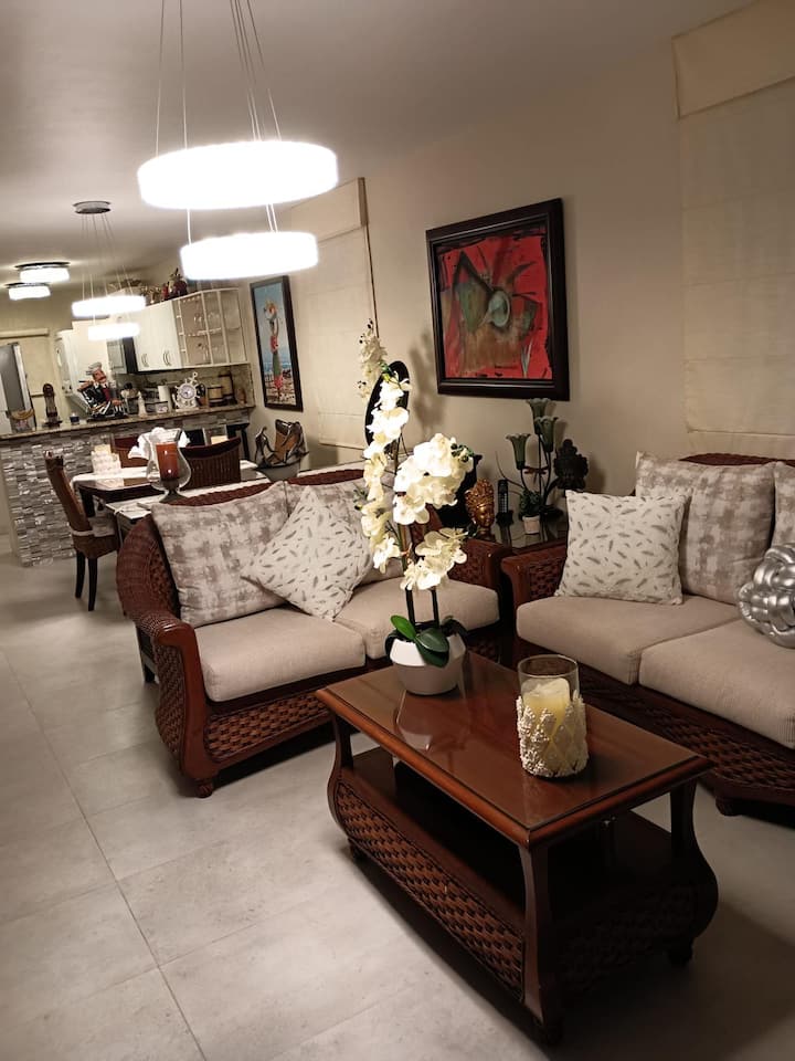 Summer Breeze Vacation Villa - Dorado