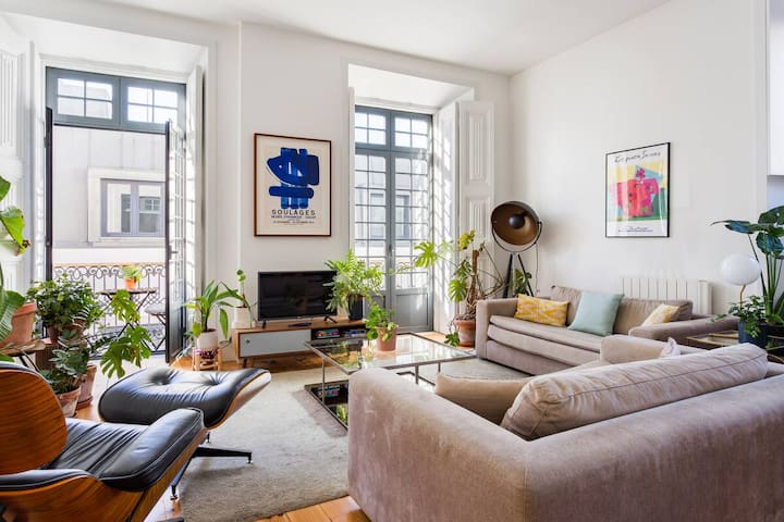 Design & bright central home w/ balcony + parking!