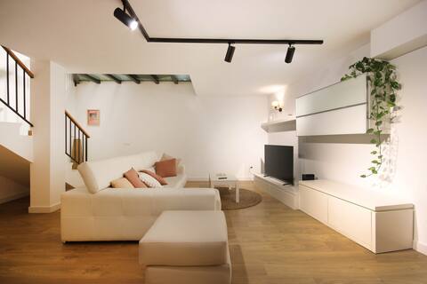 Moderno y renovado apartamento próximo a Barcelona