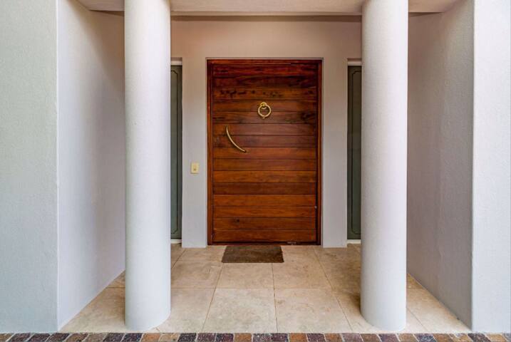 Eagle’s Nest, Erinvale Golf Estate gallery image 3