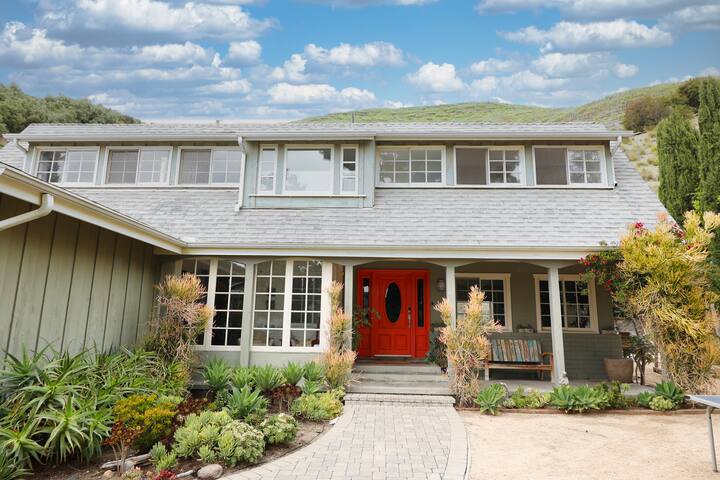 Artist Home pool+hot tub gallery image 5