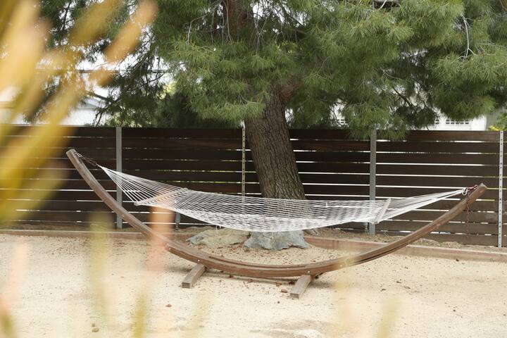 Artist Home pool+hot tub gallery image 4