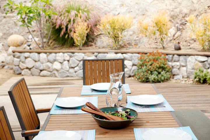 Artist Home pool+hot tub gallery image 2