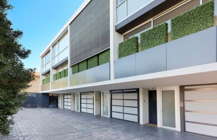 Modern townhouse in Waverley