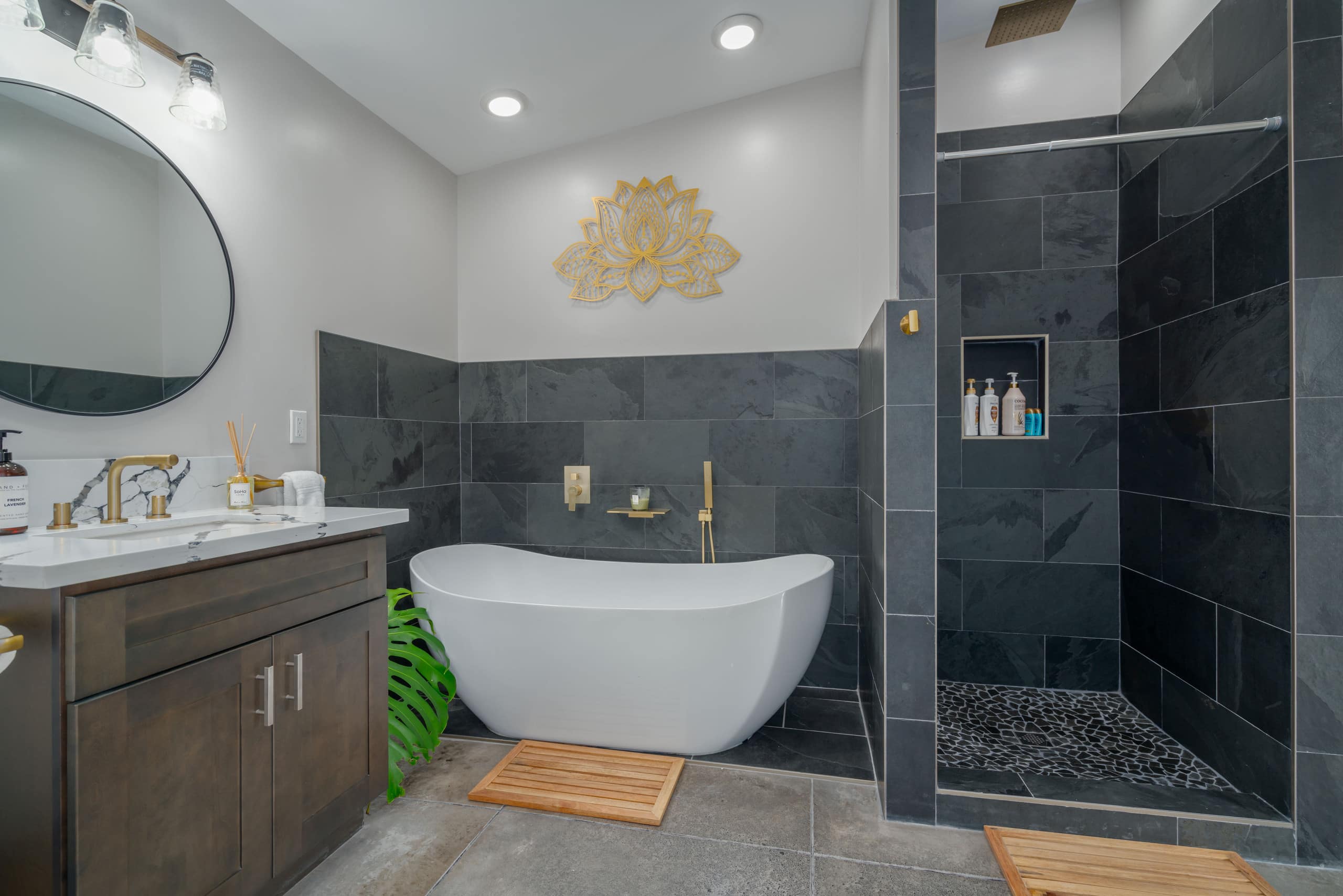 Home in Volcano · ★4.89 · 1 bedroom · 1 bed · 1 bath - Image 14