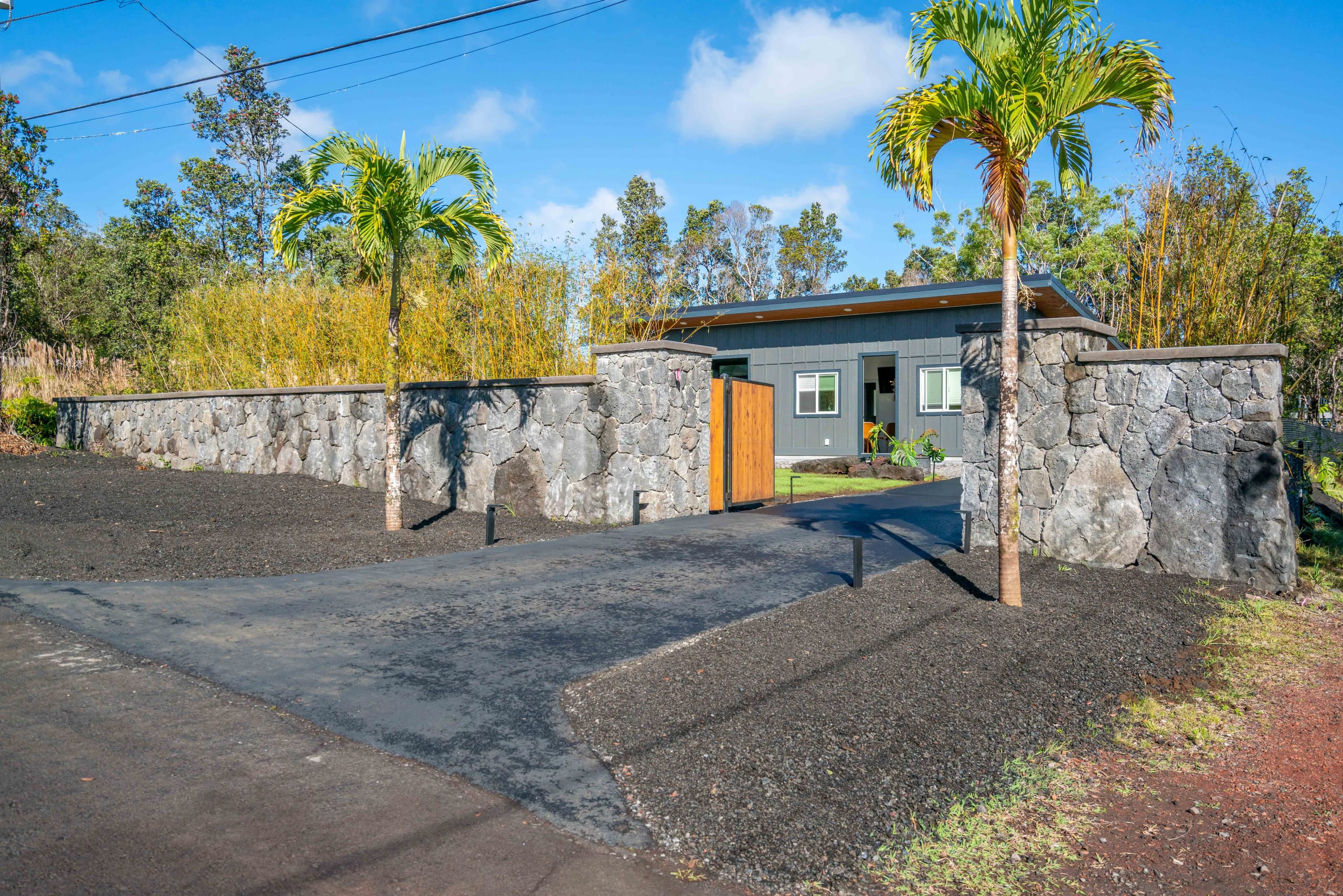 Home in Volcano · ★4.89 · 1 bedroom · 1 bed · 1 bath - Image 24