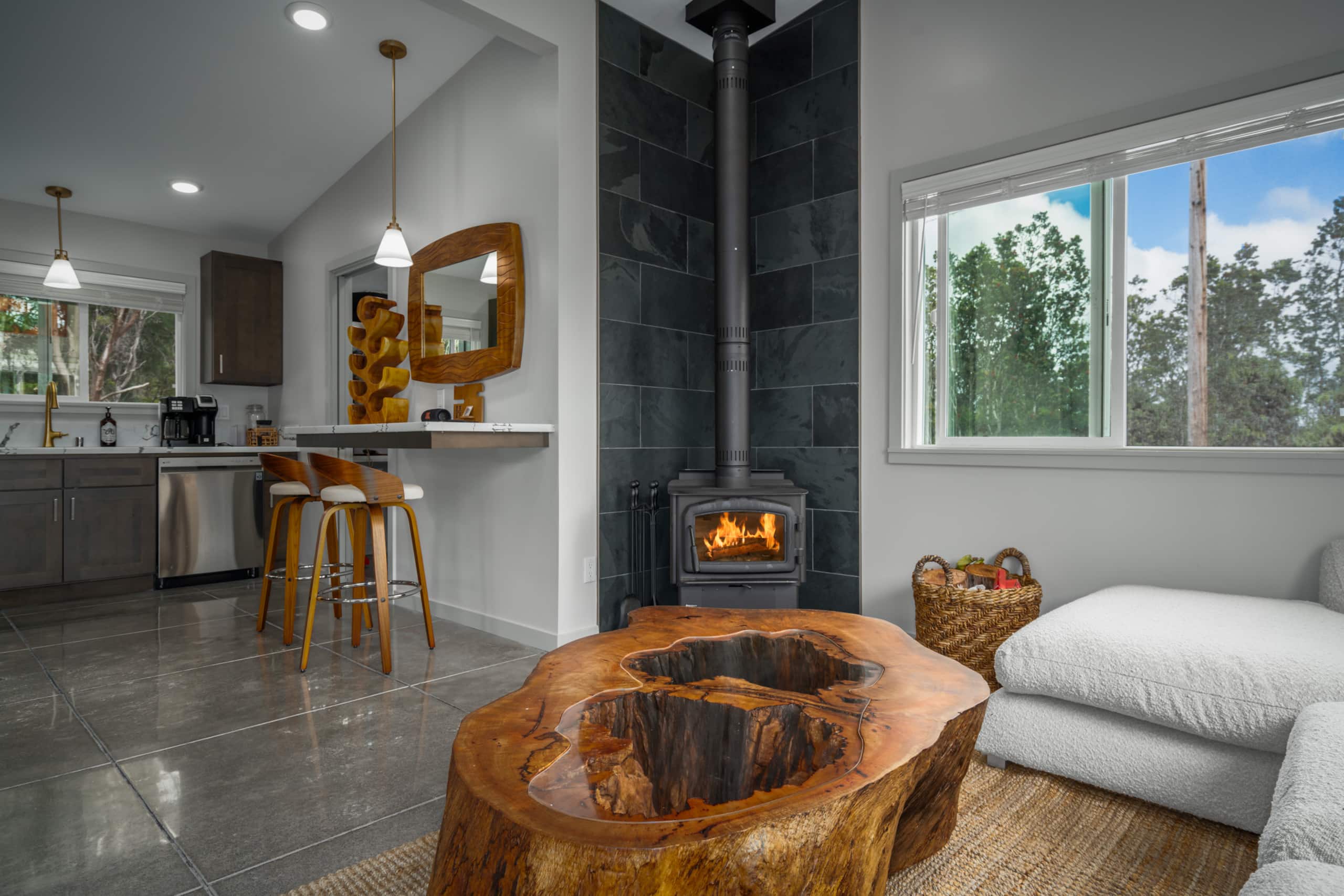 Home in Volcano · ★4.89 · 1 bedroom · 1 bed · 1 bath - Image 8