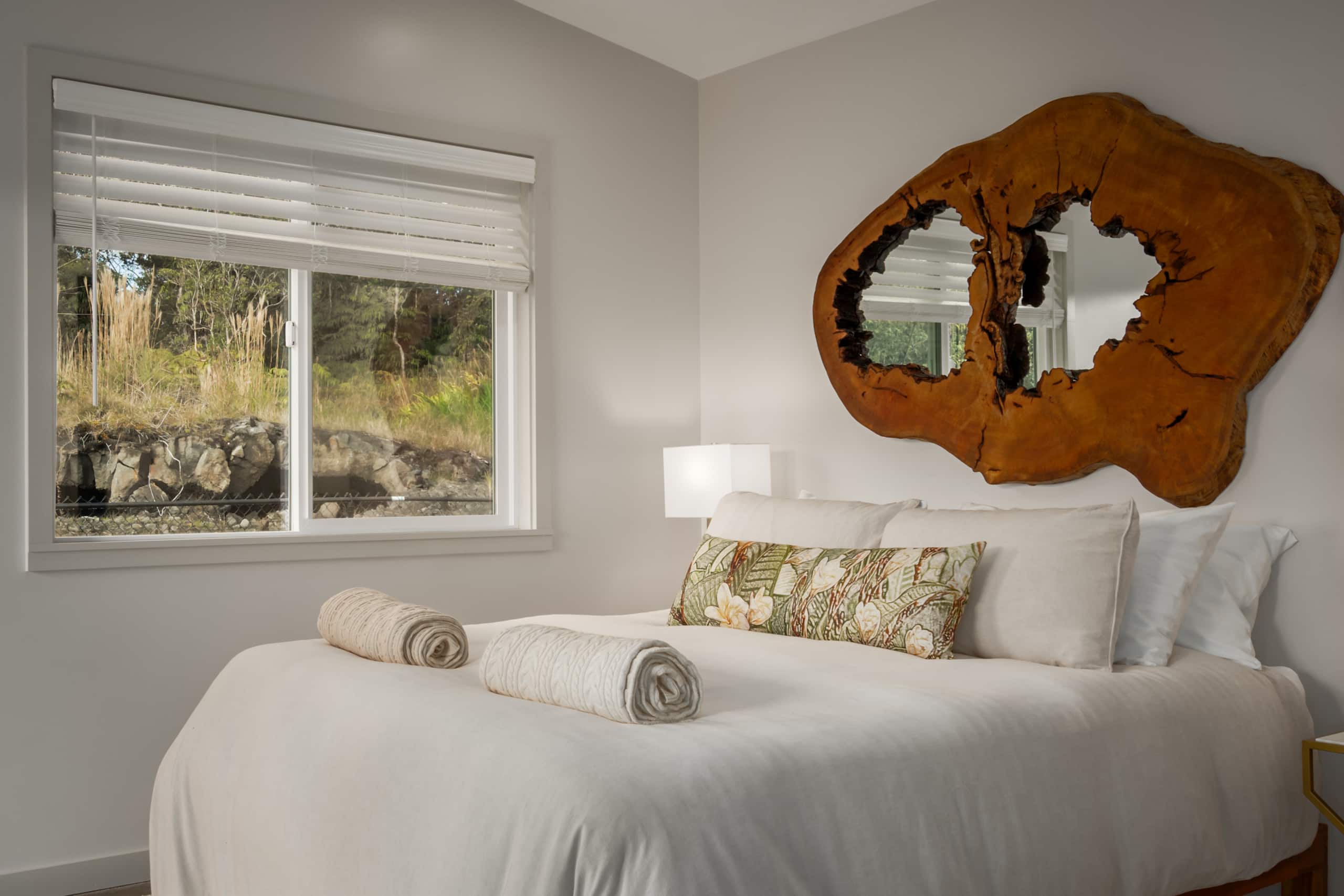 Home in Volcano · ★4.89 · 1 bedroom · 1 bed · 1 bath - Image 5