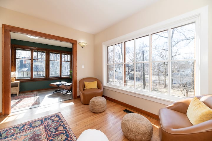 Craftsman 8 Min Downtown Hot Tub & Gameroom - Kalamazoo, MI