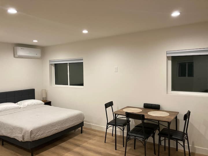 Cozy And Quiet Place With View. - Los Angeles