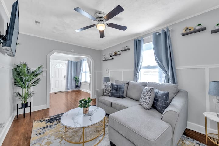 4br Oasis: Your Home Away - Newport News, VA