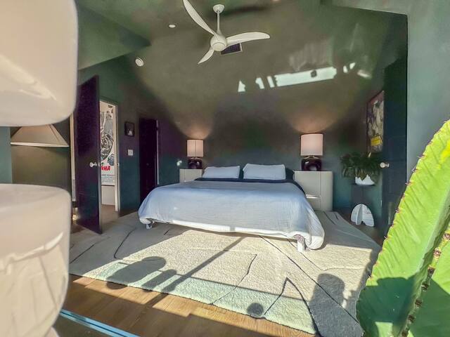 Hip Dreamy Designer Pool House gallery image 5