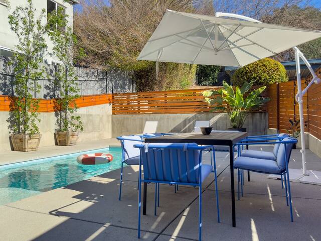 Hip Dreamy Designer Pool House gallery image 4