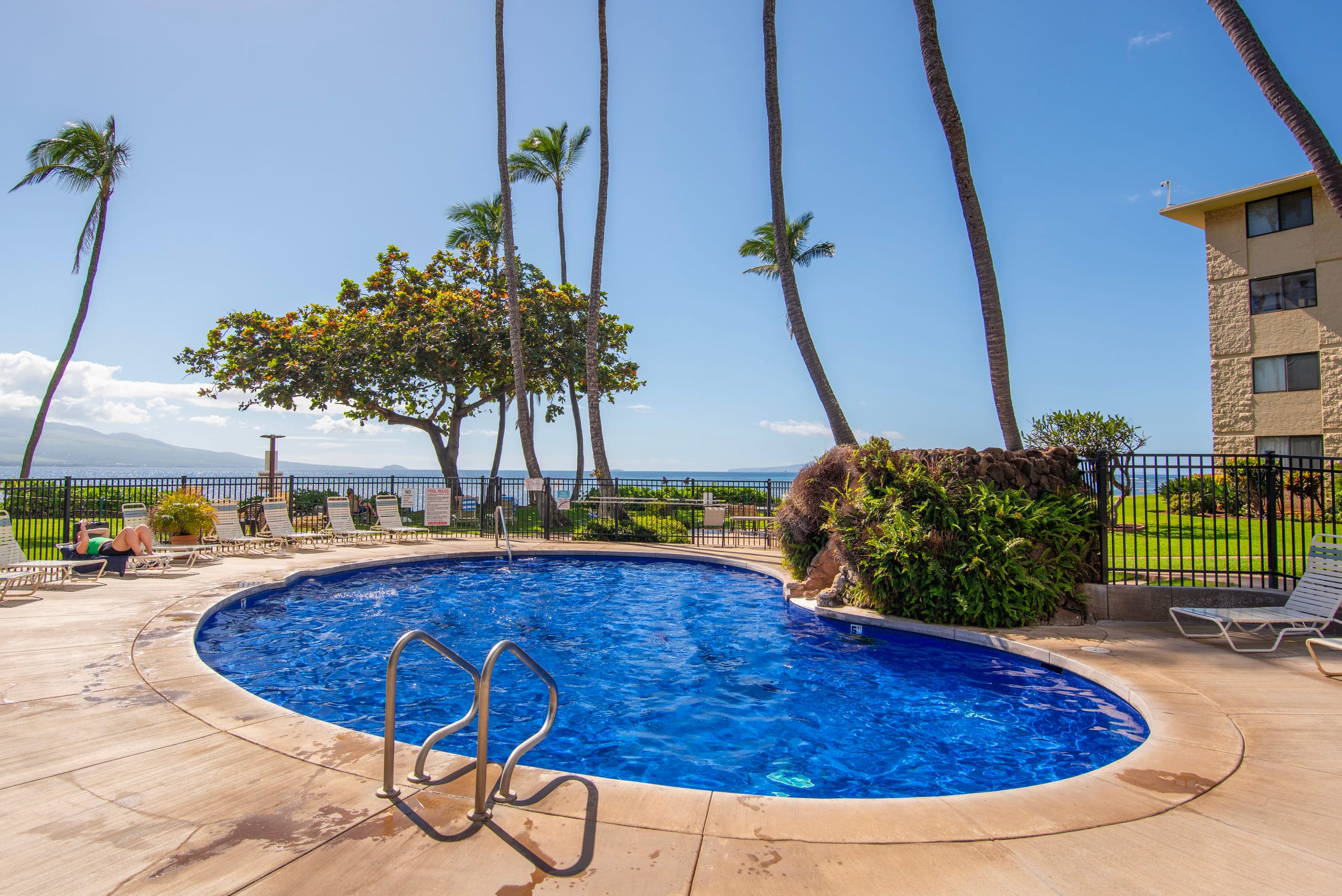 Condo in Wailuku · ★4.89 · 2 bedrooms · 3 beds · 2 shared baths - Image 37
