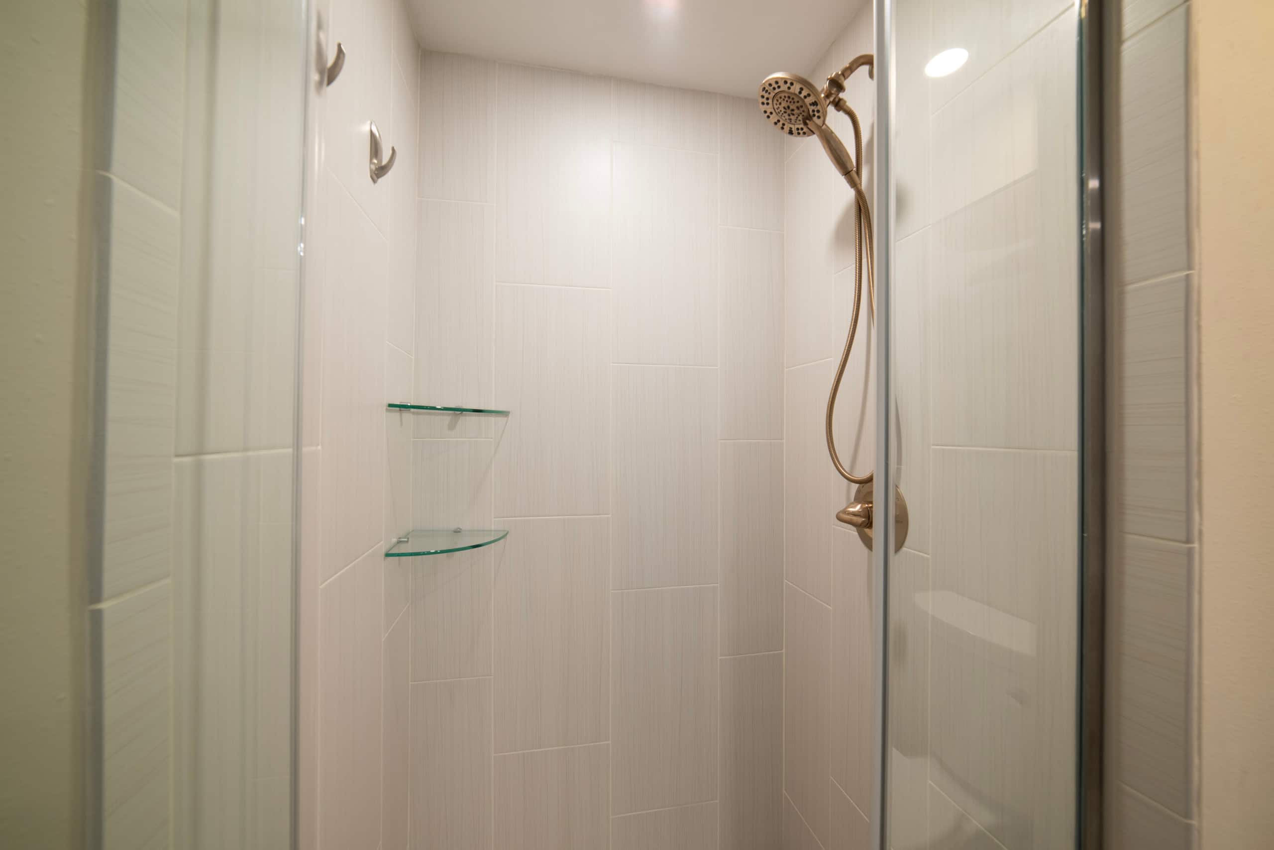 Condo in Wailuku · ★4.89 · 2 bedrooms · 3 beds · 2 shared baths - Image 15