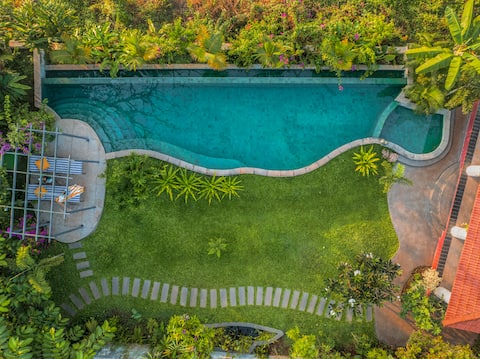 Standalone 5BHK|Breakfast|Garden|Private Pool