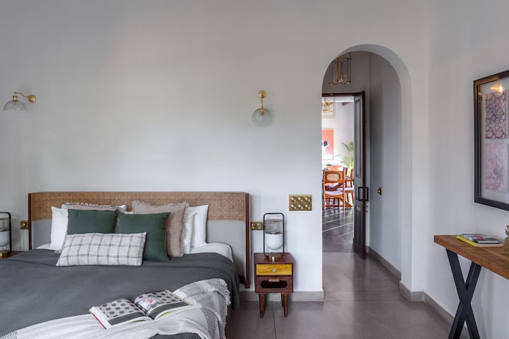 Bedroom 1 image 3
