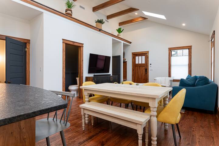 New Gorgeous Home Walk Downtown! gallery image 2