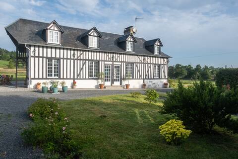 Country house with pool, wifi, TV, garden