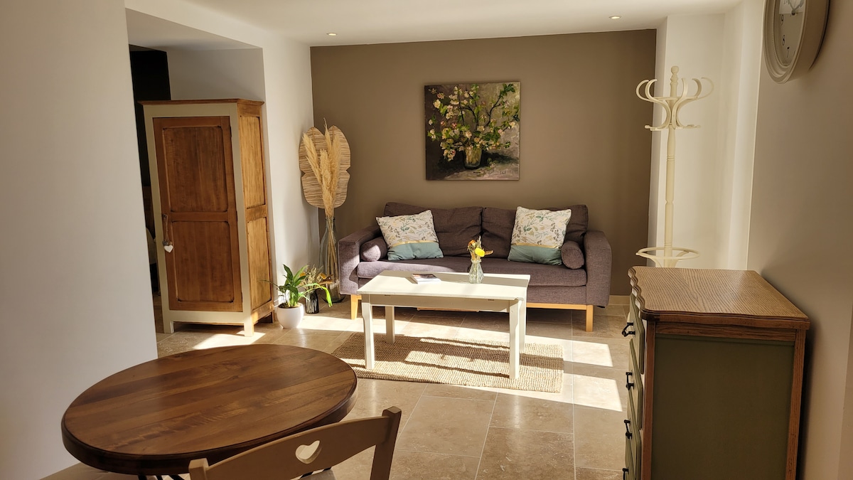 Successful Airbnb property: La Genestière gîte among the vineyards in Mazan