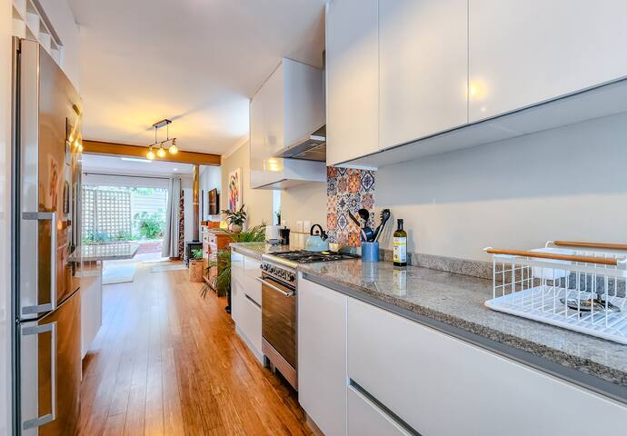 Cozy home in Muizenberg | No Loadshedding gallery image 5