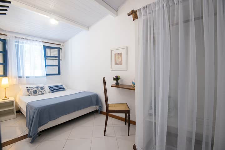 Спална соба со 2 двокреветни соби