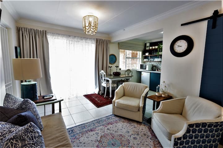Entire Cottage With Private Entrance. Solar Power - Pretoria