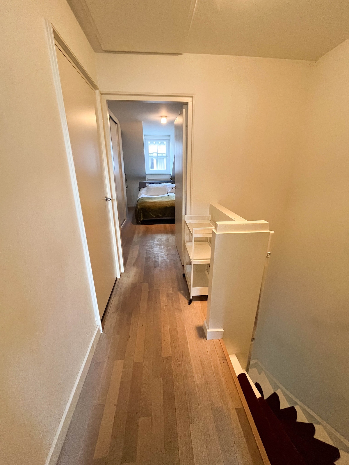 Viniendo del primer piso al segundo piso