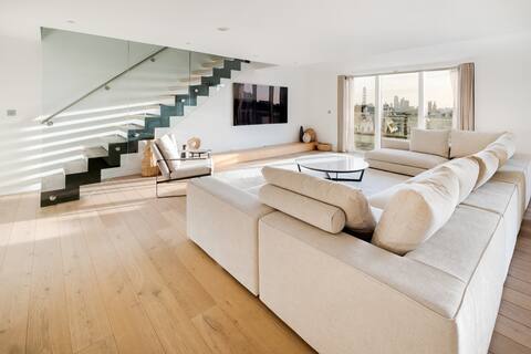 Spectacular Covent Garden Penthouse with AC & Lift