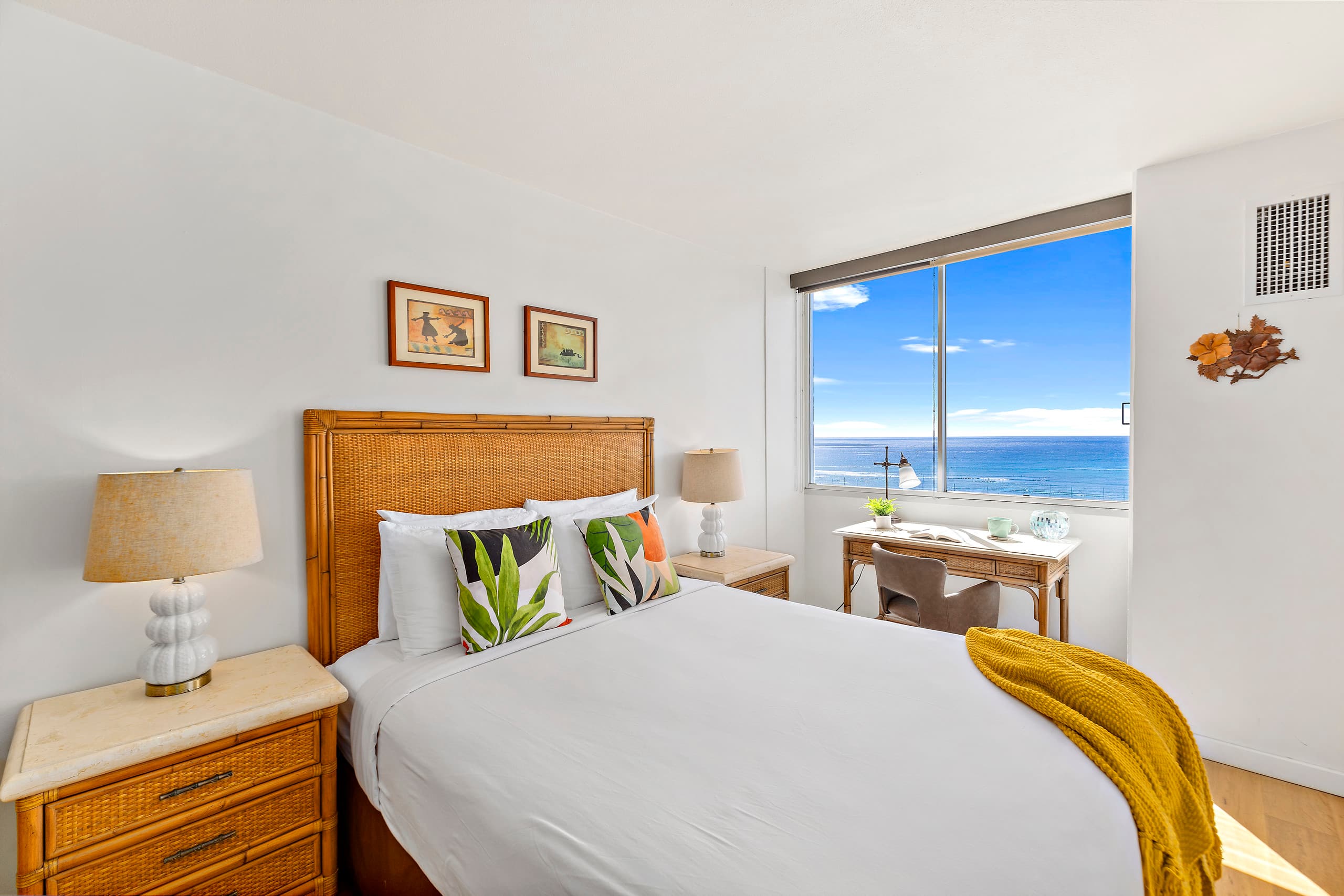 Condo in Honolulu · ★4.76 · 1 bedroom · 2 beds · 1 private bath - Image 2