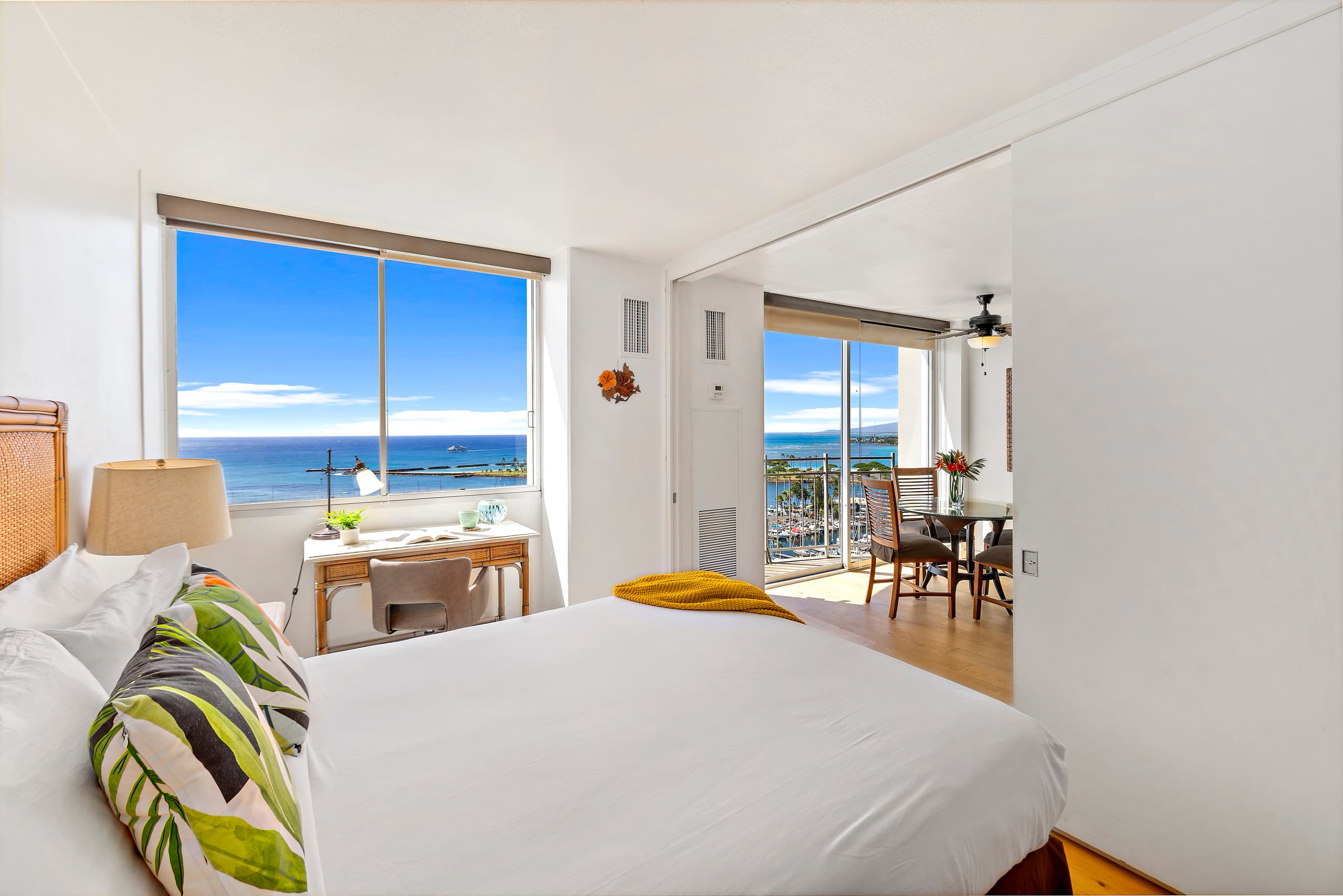 Condo in Honolulu · ★4.76 · 1 bedroom · 2 beds · 1 private bath - Image 18