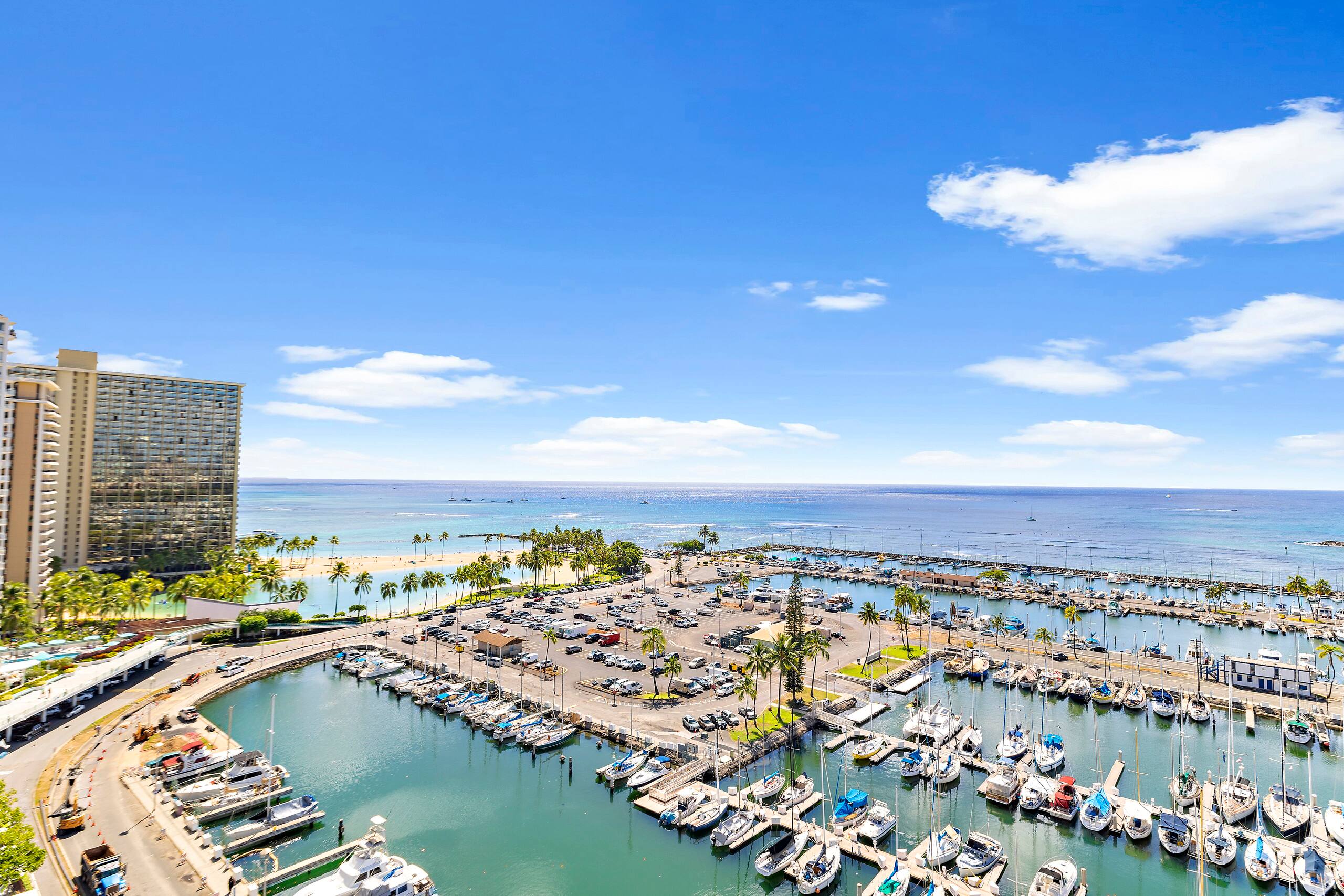Condo in Honolulu · ★4.76 · 1 bedroom · 2 beds · 1 private bath - Image 33