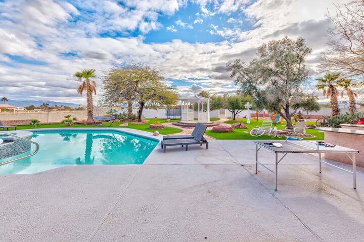 Stylish Modern Central House. 5 BRD 3 BTH! gallery image 3