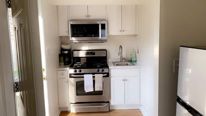 Cozy Retreat: Immaculate Clean, Private Place - Rockville, MD