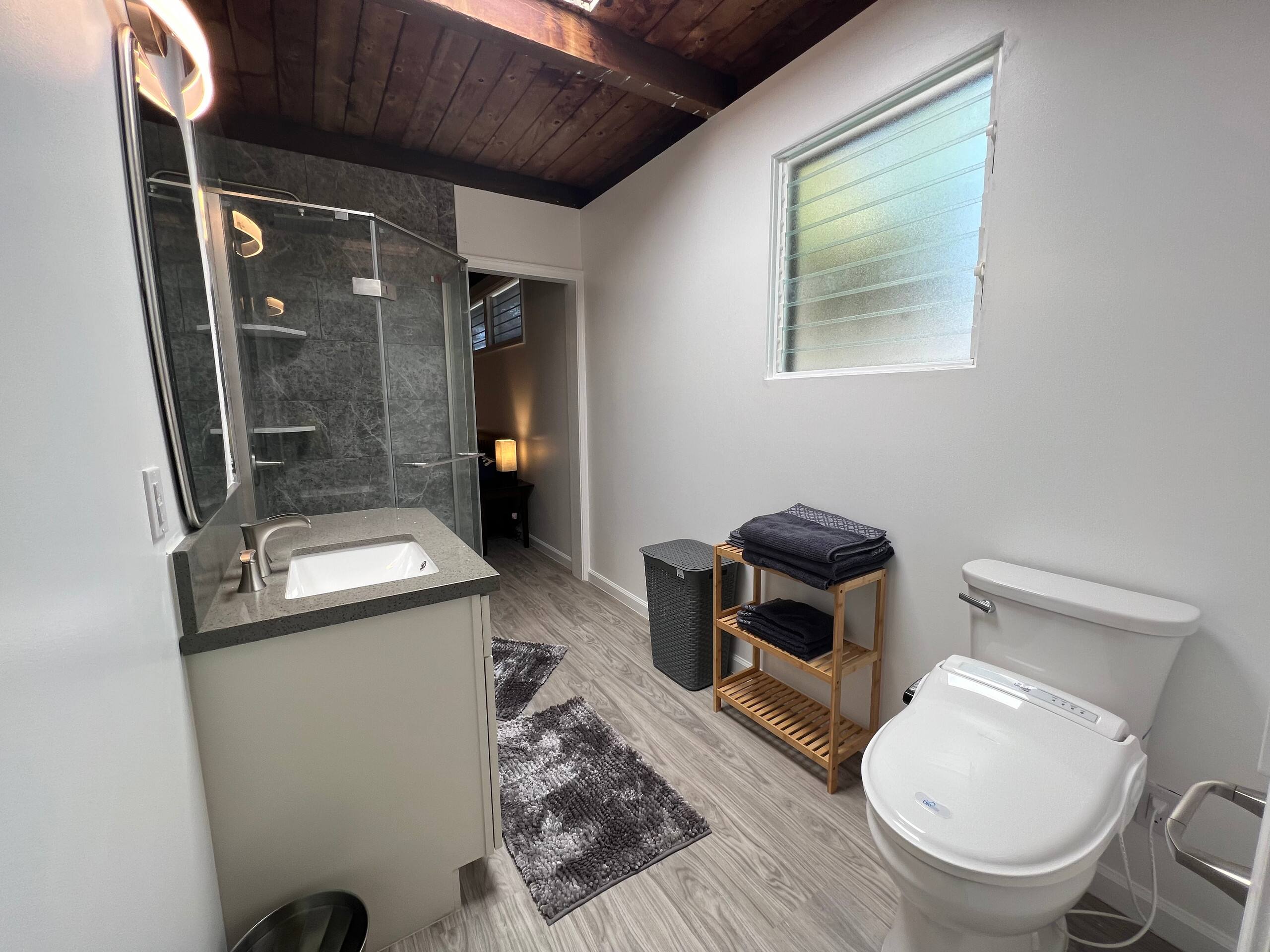 Guesthouse in Kailua · ★4.97 · 1 bedroom · 2 beds · 1.5 baths - Image 6