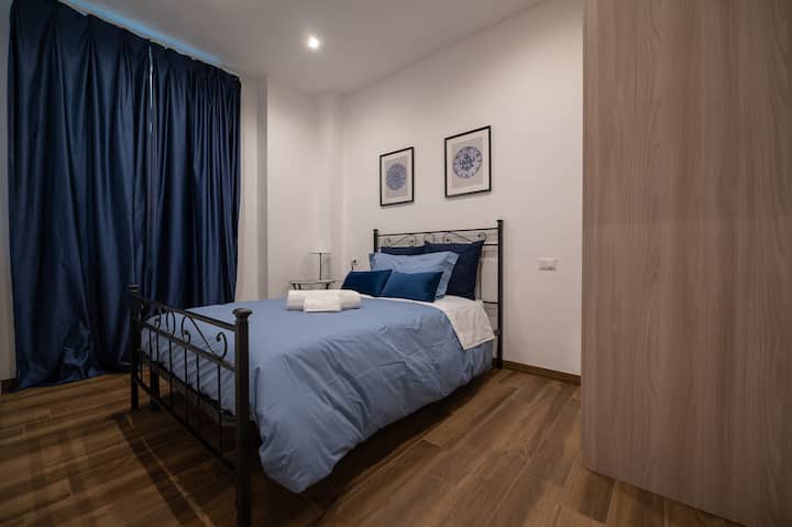 Bedroom with a single and a half bed