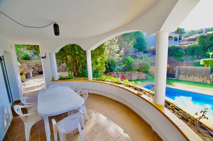 V&V Lloret-Villa Aurora exclusive 200 Fenals beach gallery image 3