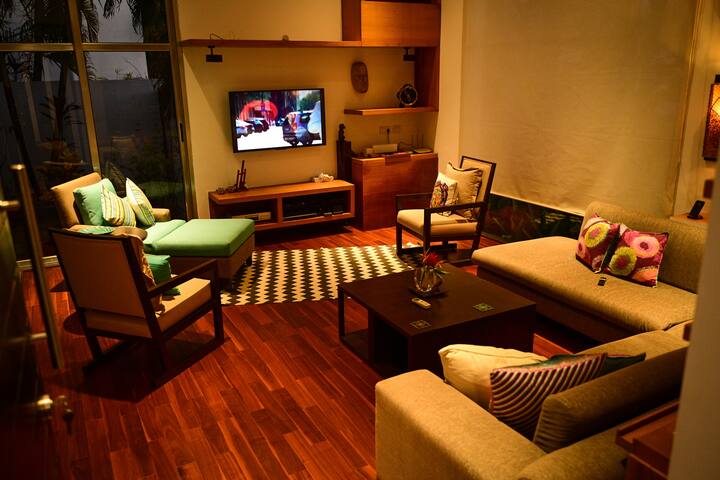 Living room image 5