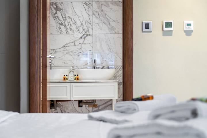 Spectacular Aircon 4BDR w/Roof Terrace gallery image 5