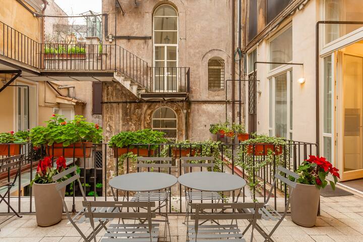 Spanish Steps DeLuxe 3 BDR gallery image 3