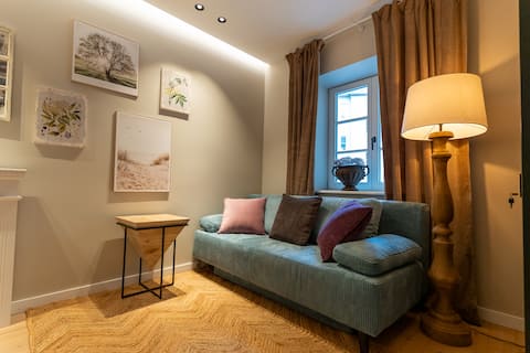Successful Airbnb property: Fantastic and high-quality city apartment in the center in Augsburg