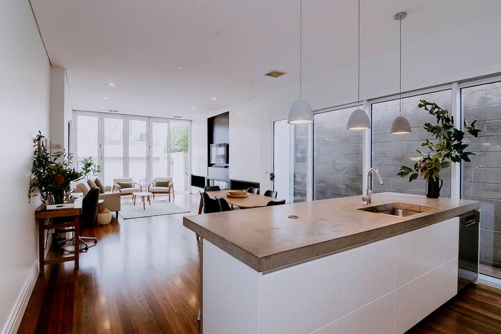 “Fitzroy North”. Gorgeous home, perfectly located. gallery image 3