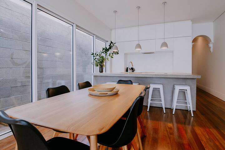 “Fitzroy North”. Gorgeous home, perfectly located. gallery image 5