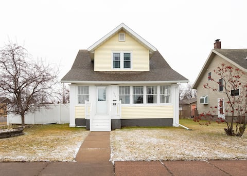 Sunflower Home w/ Game Room, Hot Tub +Pet Friendly