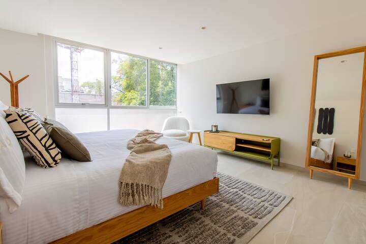 Capitalia | Sunset Terrace Views & Park Lincoln gallery image 2