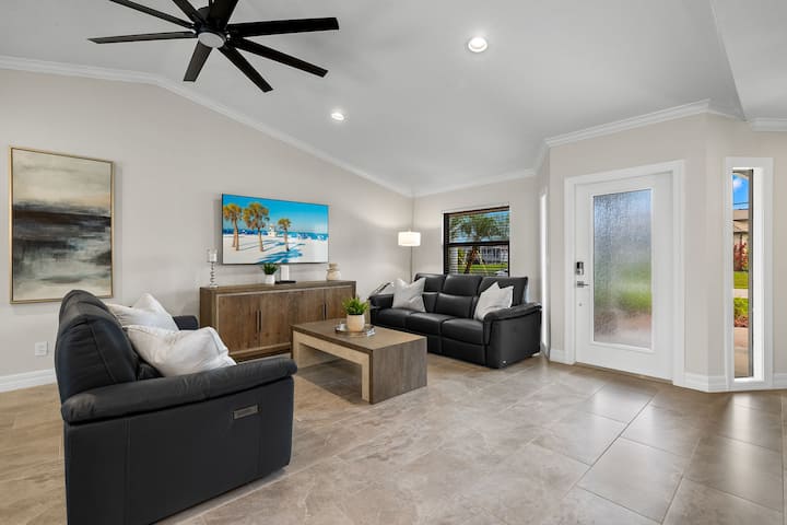 Close To Cape Harbour Western Pool And Dock, Golf - Sanibel Island, FL
